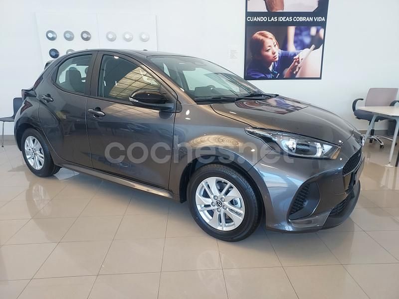 Gris / plata Nuevo 2025 Mazda 2 Center-Line Berlina | 21.900 € (Precio justo) - Imagen 1/4