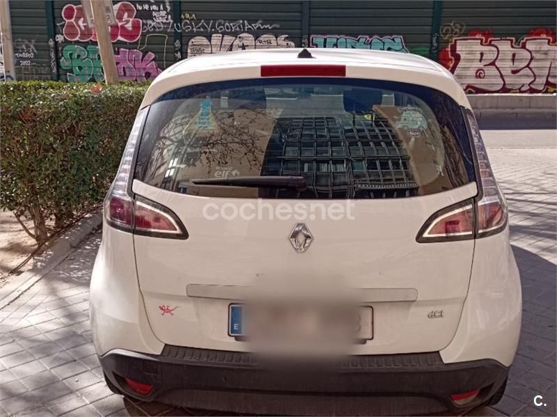 Blanco Usado 2014 Renault Scénic III Expression Monovolumen | 9100 € (Precio justo) - Imagen 1/4