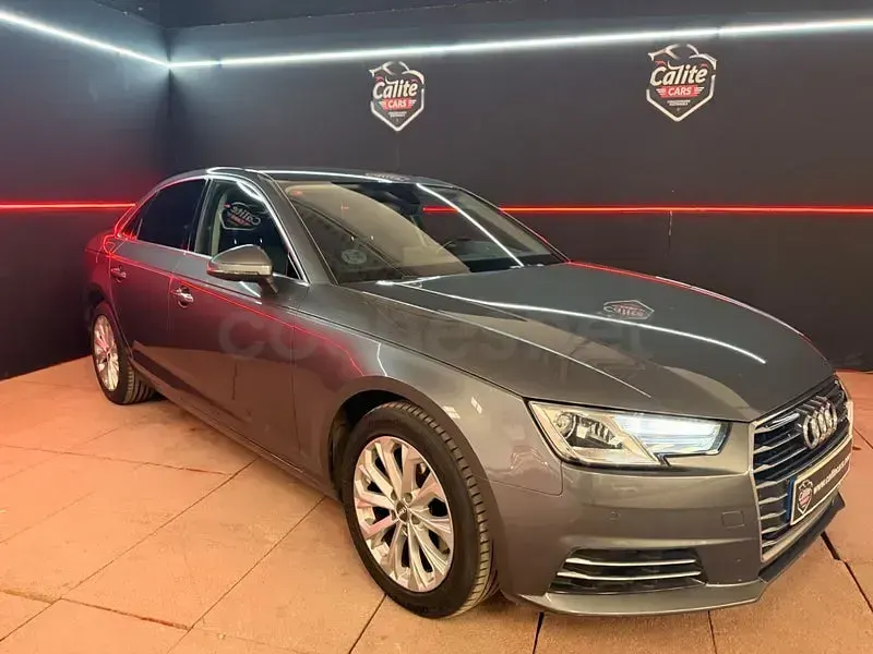 Usado Audi A4 Advanced 150 CV (110 kW) 2017 Gris / plata Berlina