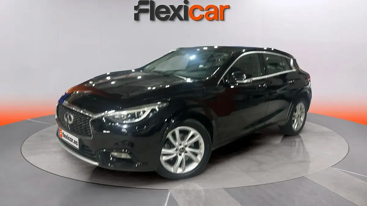 Usado Infiniti Q30 Sport Tech 170 CV (125 kW) 2018 Negro Berlina