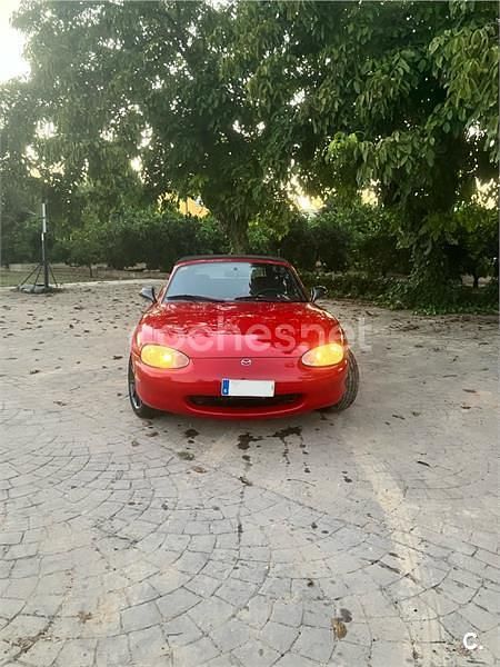 Usado Mazda MX5 131 CV (96 kW) 1999 Rojo Descapotable
