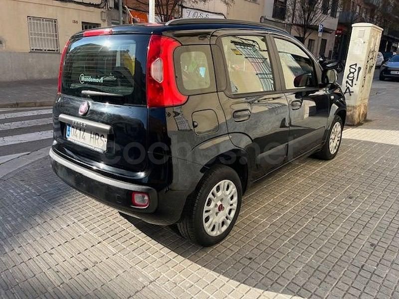 Usado Fiat Panda Lounge 69 CV (50 kW) 2013 Negro Utilitario
