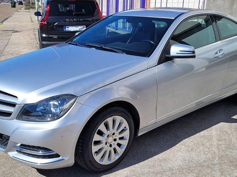 Usado Mercedes C220 170 CV (125 kW) 2013 Gris / plata Coupe