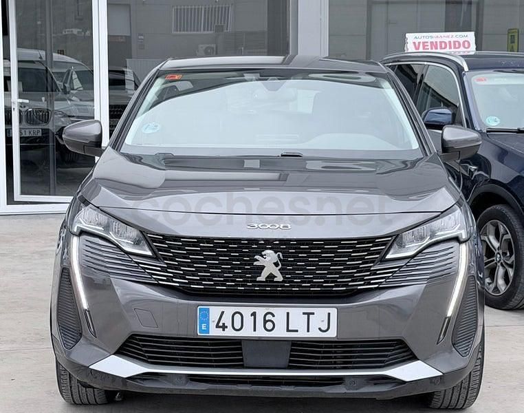 Usado Peugeot 3008 Allure 130 CV (95 kW) 2022 Gris / plata SUV