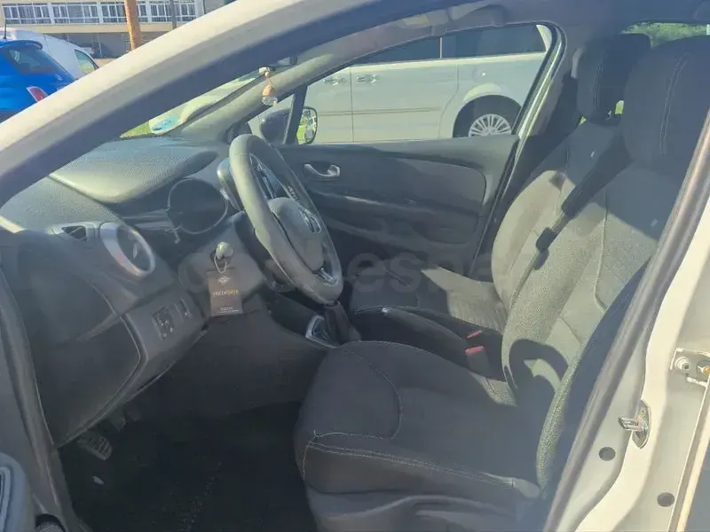Usado Renault Clio IV LIMITED 90 CV (66 kW) 2017 Blanco Berlina