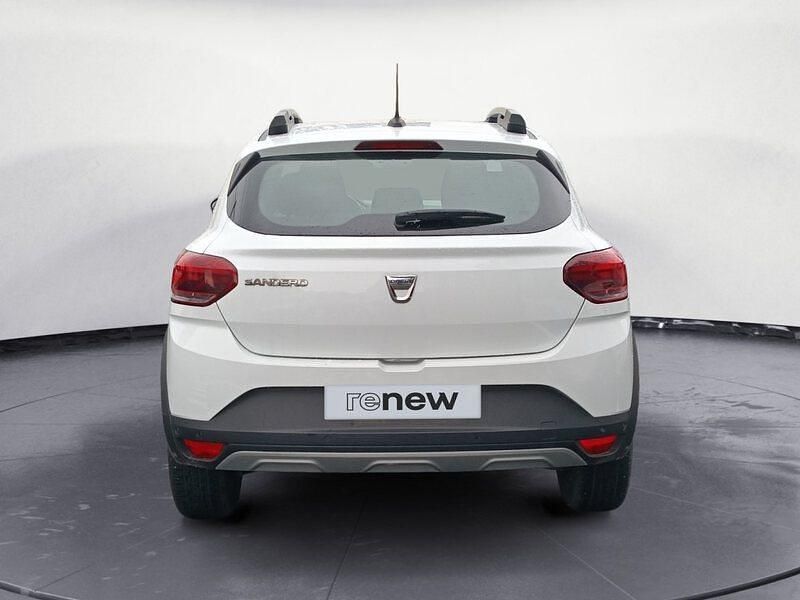 Usado Dacia Sandero Comfort 91 CV (66 kW) 2022 Blanco Berlina