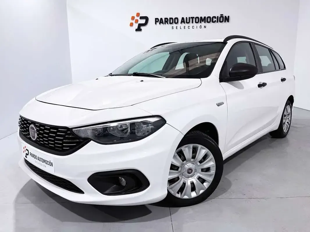 Usado Fiat Tipo Business 120 CV (88 kW) 2018 Blanco Familiar