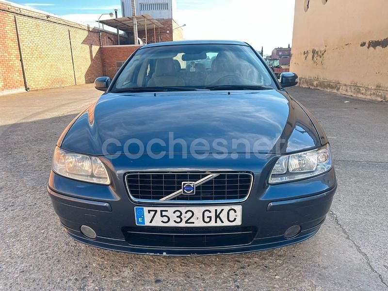 Gris / plata Usado 2009 Volvo S60 Momentum Berlina | 3990 € (Super precio) - Imagen 1/4