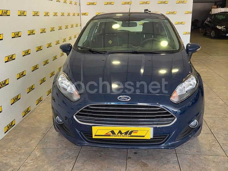 Usado Ford Fiesta Trend 82 CV (60 kW) 2014 Azul Utilitario