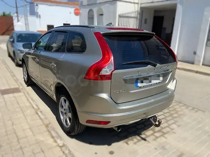 Usado Volvo XC60 R-Design Momentum 150 CV (110 kW) 2015 Beige SUV