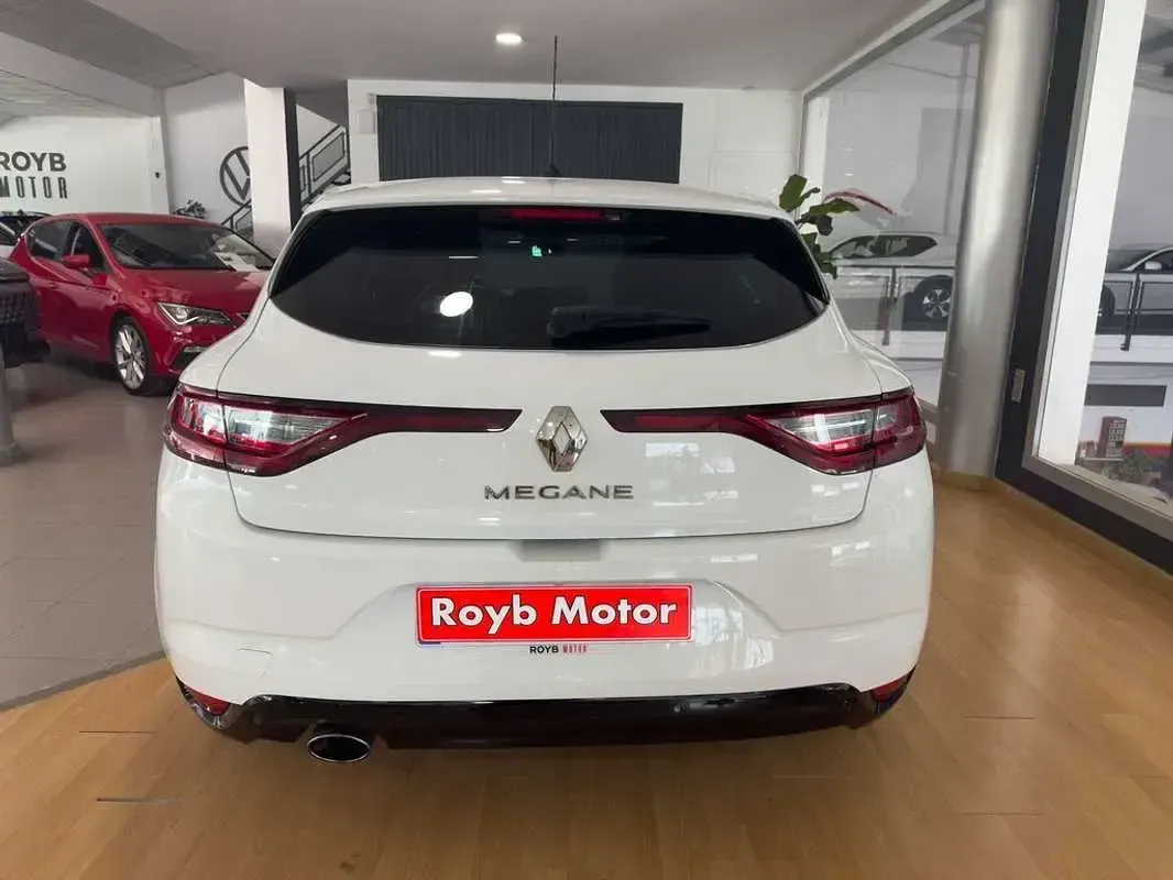 Usado Renault Mégane IV Zen 132 CV (97 kW) 2018 Blanco Utilitario