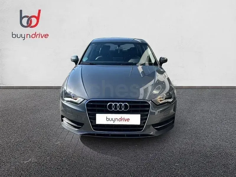 Usado Audi A3 Advanced 125 CV (91 kW) 2015 Gris / plata Berlina
