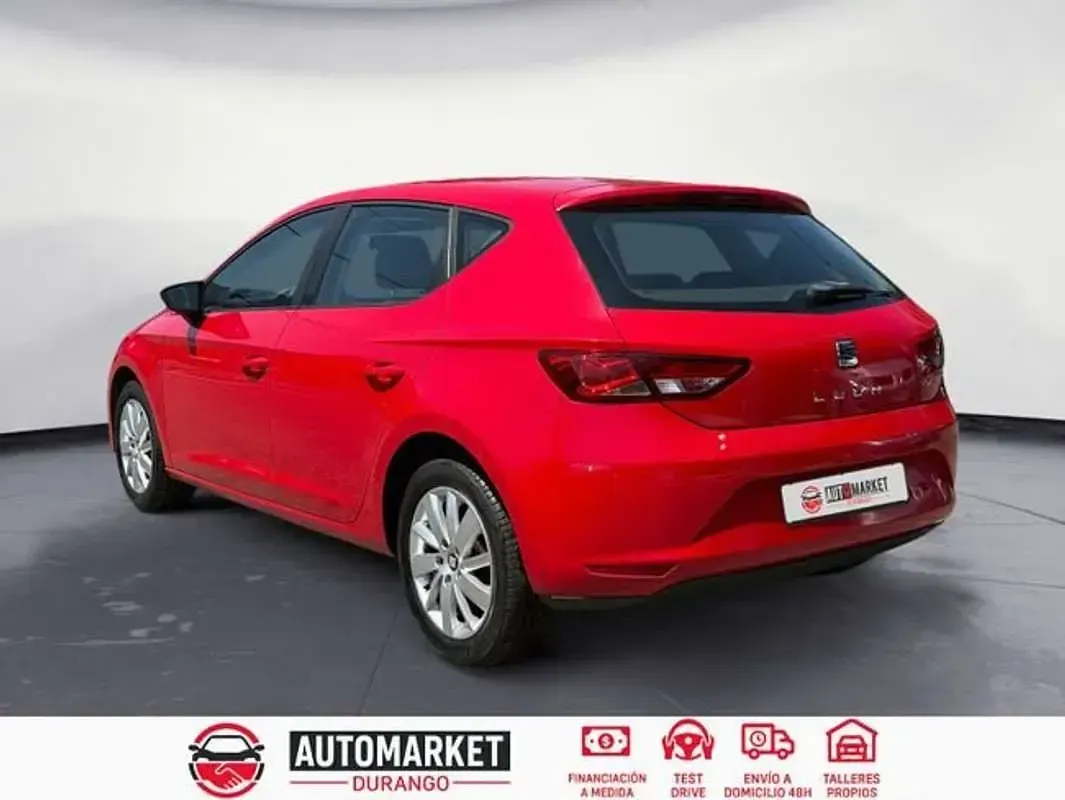 Usado Seat Leon Style 105 CV (77 kW) 2014 Rojo Berlina