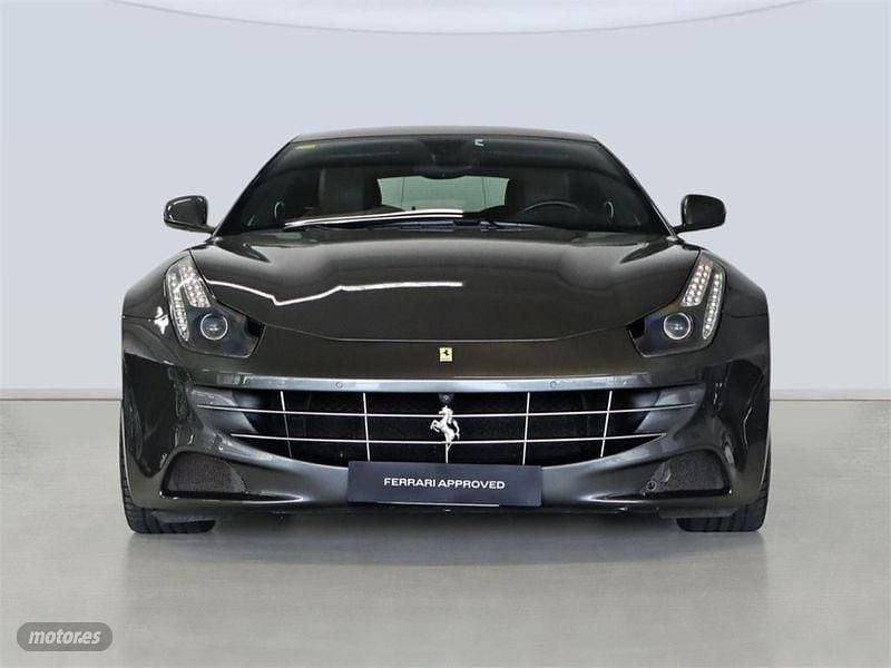 Usado Ferrari FF 660 CV (485 kW) 2012 Grigio silverstone Familiar