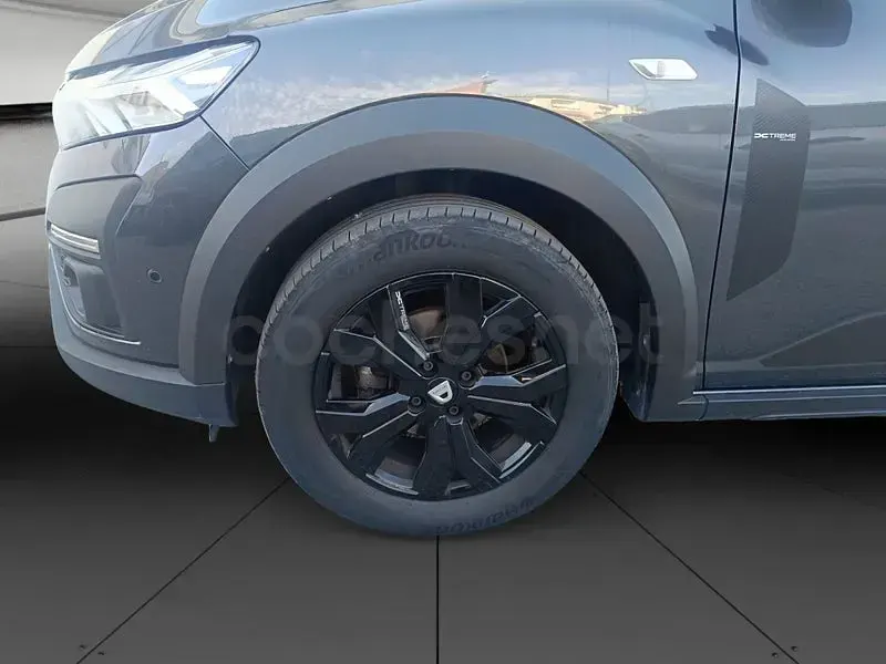 Usado Dacia Jogger Comfort 100 CV (73 kW) 2022 Negro Monovolumen