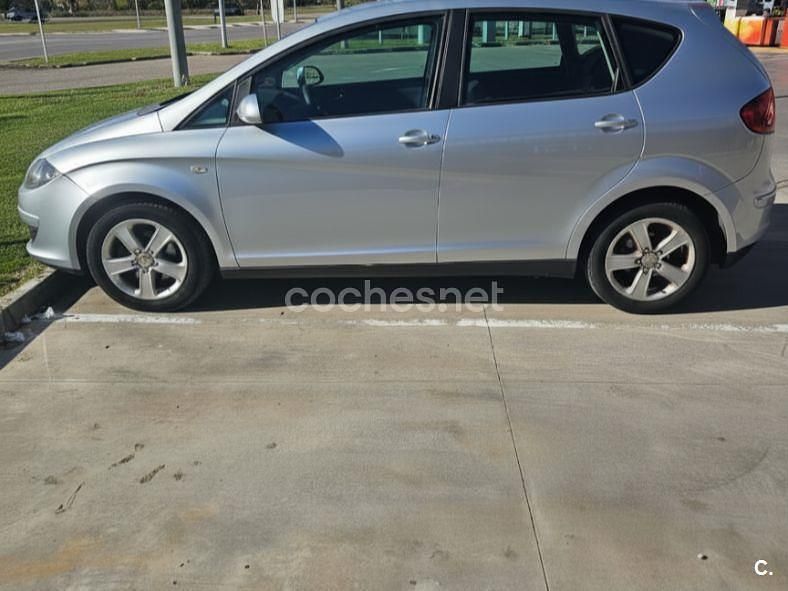 Gris / plata Usado 2007 Seat Altea Reference Monovolumen | 6800 € (Caro) - Imagen 1/4