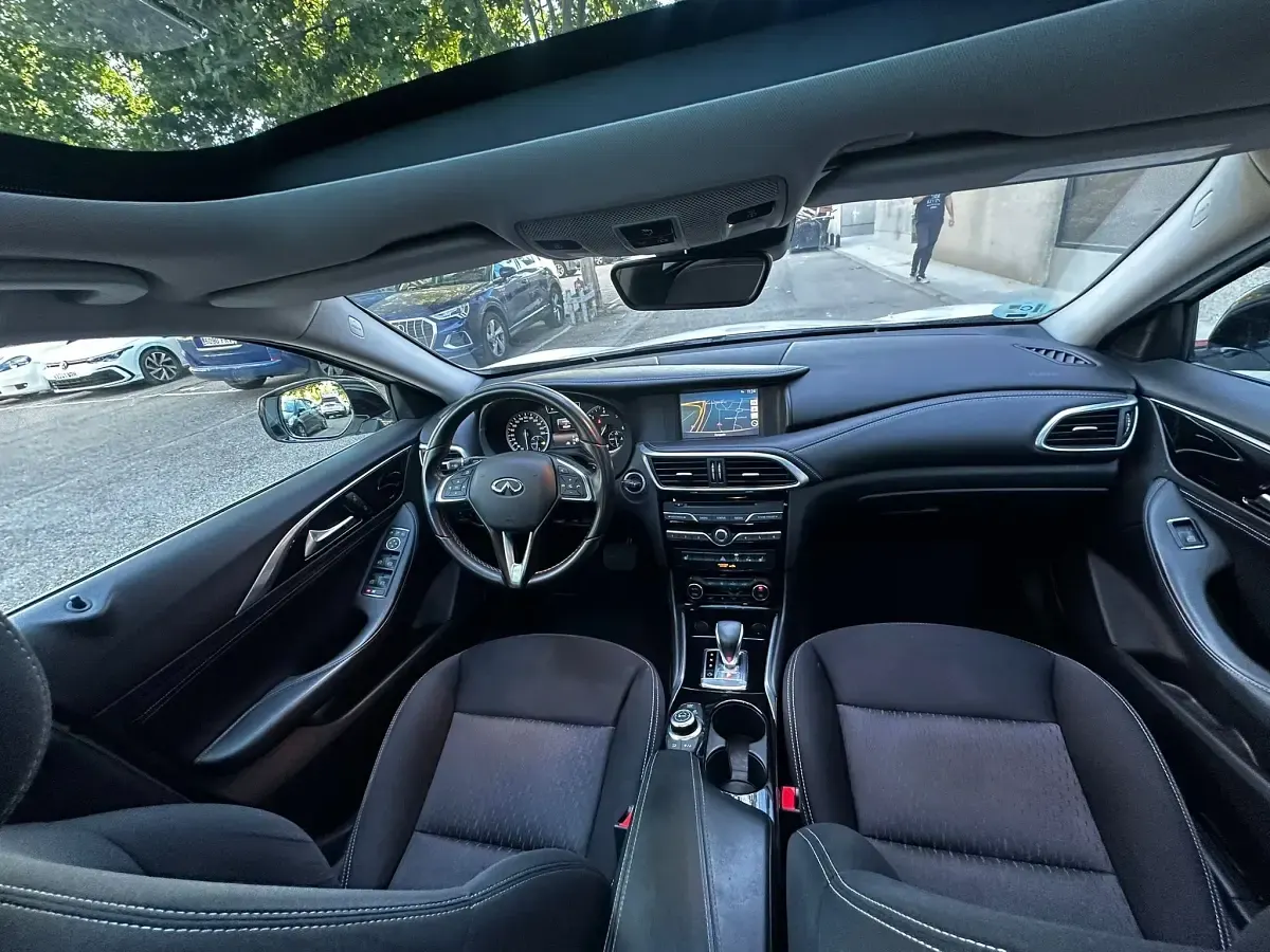 Usado Infiniti QX30 Premium 170 CV (125 kW) 2019 Blanco