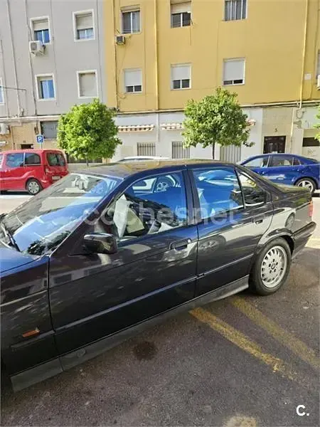 Usado BMW 320 150 CV (110 kW) 1994 Azul Berlina