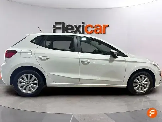 Usado Seat Ibiza Style 110 CV (80 kW) 2023 Blanco Utilitario