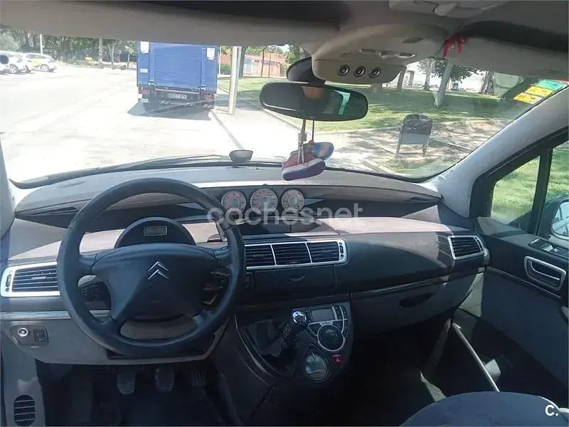Usado Citroën C8 Exclusive 138 CV (101 kW) 2008 Negro Monovolumen
