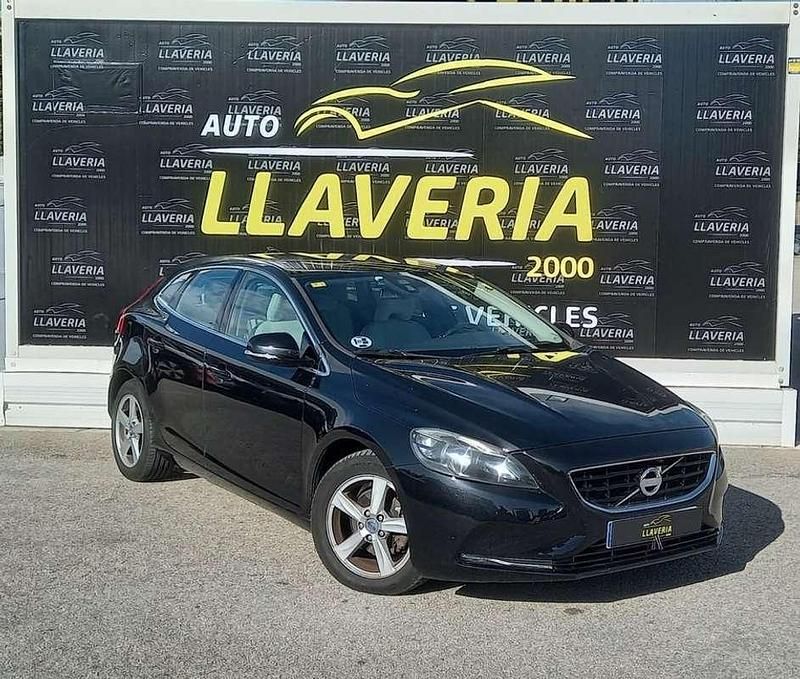Usado Volvo V40 Momentum 115 CV (84 kW) 2012 Negro Utilitario
