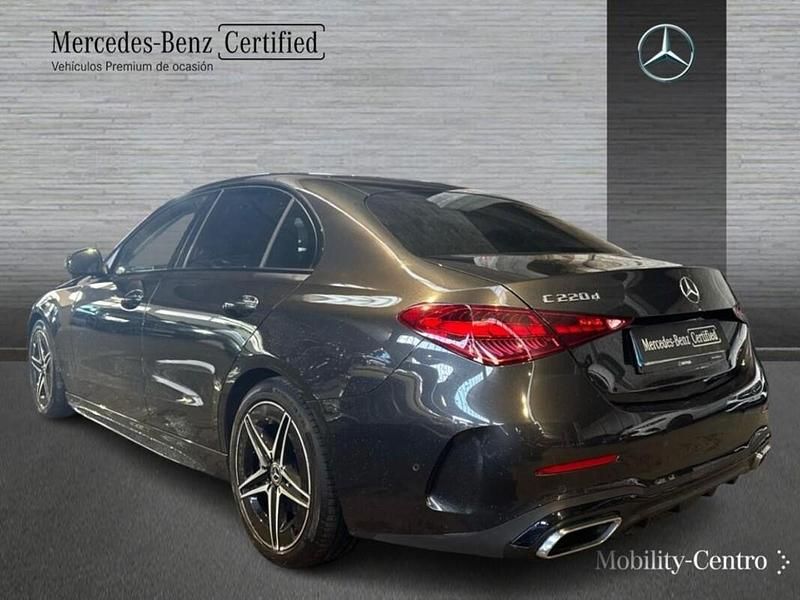 Usado Mercedes C220 AMG line 200 CV (147 kW) 2021 Graphite grey  metallic paint Berlina
