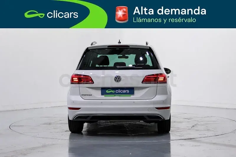 Usado VW Golf Sportsvan Advance 115 CV (84 kW) 2018 Blanco Monovolumen