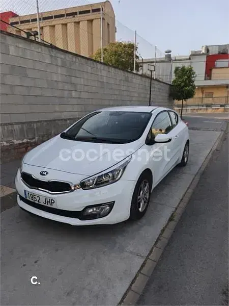 Usado Kia ProCeed 100 CV (73 kW) 2015 Blanco Utilitario