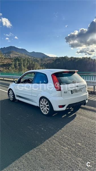 Blanco Usado 2006 Ford Fiesta ST Utilitario | 6000 € - Imagen 1/1