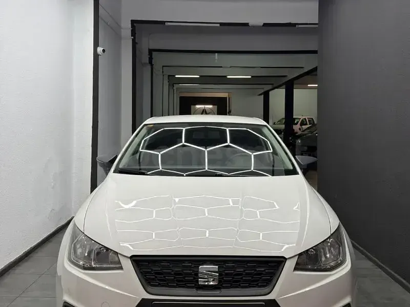 Usado Seat Ibiza Style Plus 95 CV (69 kW) 2019 Blanco Utilitario
