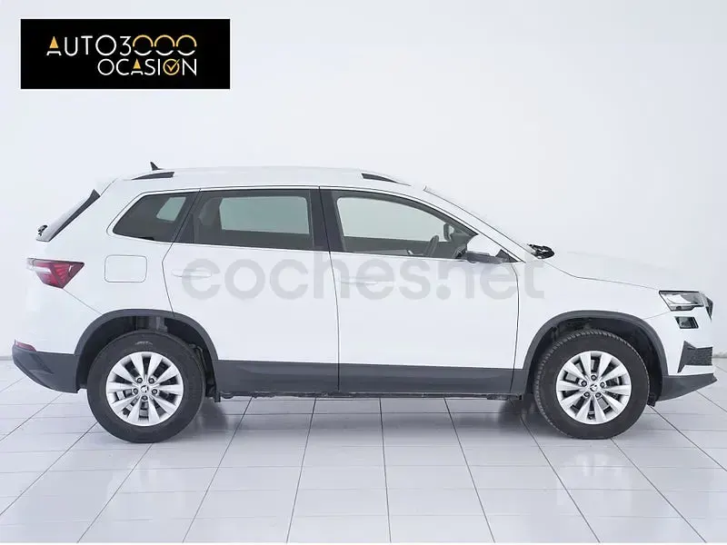 Usado Skoda Karoq Ambition 115 CV (84 kW) 2022 Blanco SUV