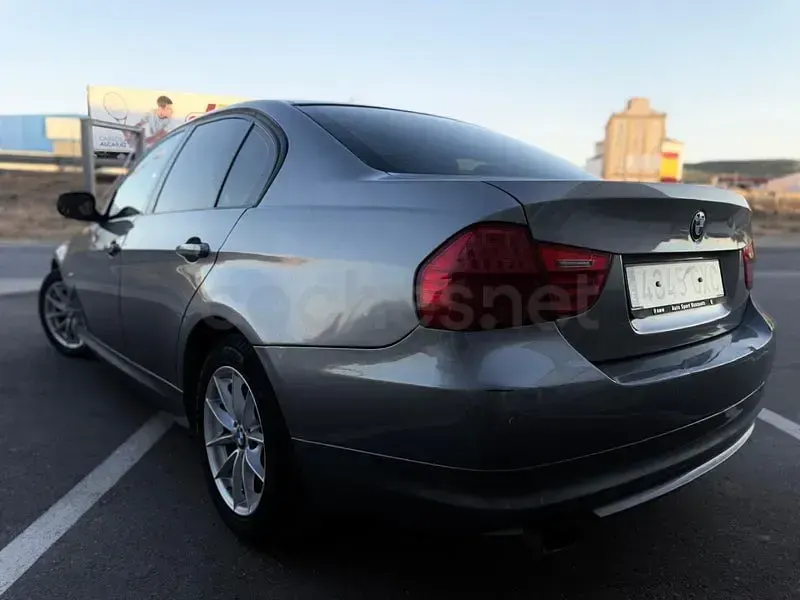 Usado BMW 320 184 CV (135 kW) 2010 Gris / plata Berlina
