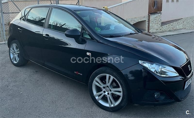 Usado Seat Ibiza Copa 85 HP (62 kW) 2011 Preto Sedan
