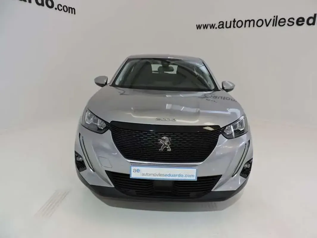 Usado Peugeot 2008 Allure 131 CV (96 kW) 2020 Gris SUV
