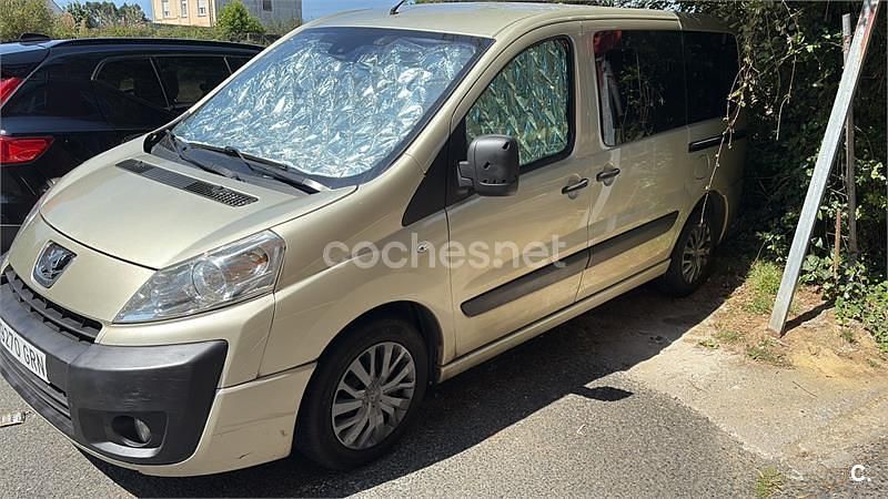 Usado Peugeot Partner Tepee Outdoor 90 CV (66 kW) 2009 Amarillo Monovolumen