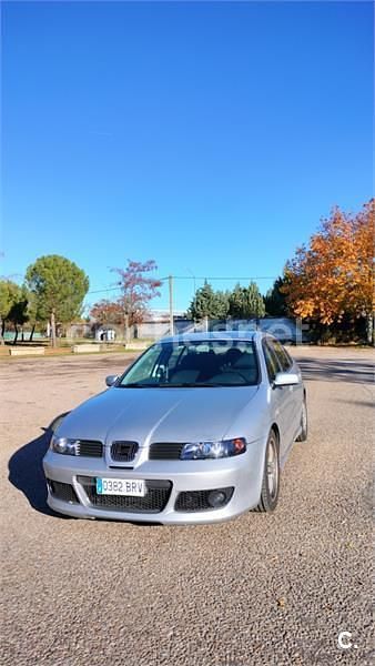 Gris / plata Usado 2001 Seat Leon Sport Berlina | 4000 € (Precio justo) - Imagen 1/4