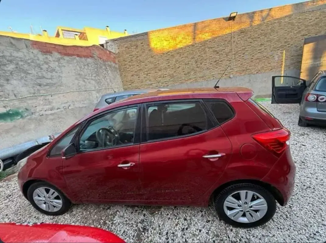 Usado Hyundai ix20 Classic 90 CV (66 kW) 2011 Burdeos Utilitario