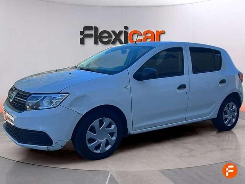 Usado Dacia Sandero Essentiel 90 CV (66 kW) 2019 Blanco Utilitario