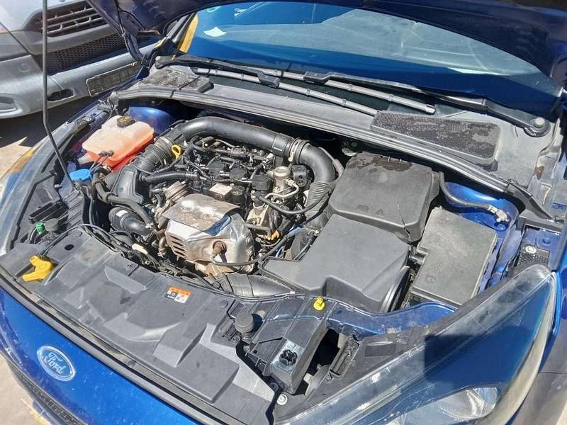 Usado Ford Focus ST-Line 125 CV (91 kW) 2018 Burdeos Utilitario