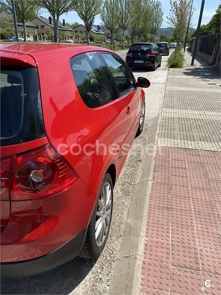 Usado VW Golf V GT 170 CV (125 kW) 2007 Rojo Berlina