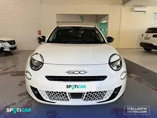 Usado Fiat 600 100 CV (73 kW) 2025 SUV