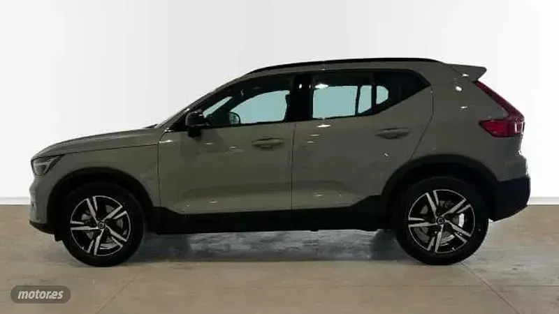 Nuevo Volvo XC40 Plus 163 CV (119 kW) 2026 Gris SUV