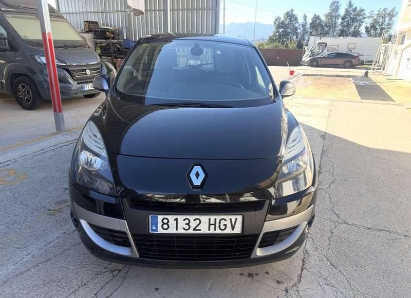 Usado Renault Grand Scénic III 110 CV (80 kW) 2013 Negro Monovolumen