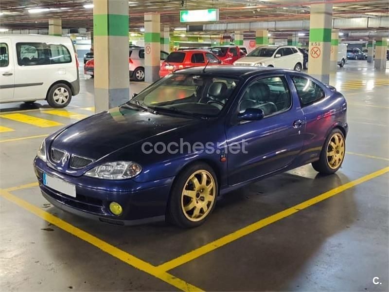 Usado Renault Mégane Coupé Dynamique 140 CV (102 kW) 2002 Azul Coupe