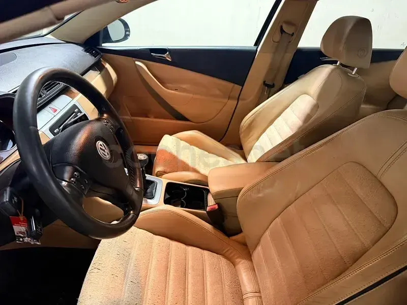 Usado VW Passat Highline 140 CV (102 kW) 2007 Negro Berlina