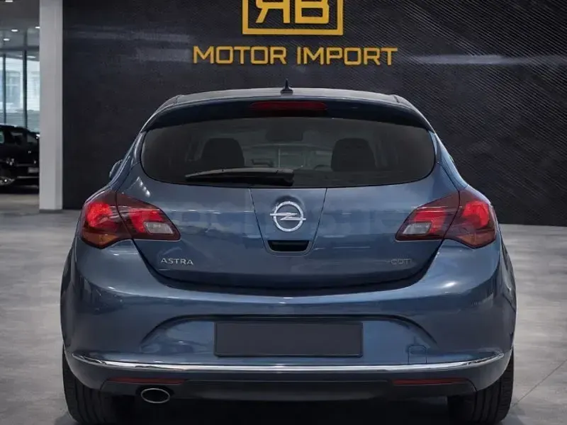 Usado Opel Astra Excellence 165 CV (121 kW) 2014 Azul Berlina