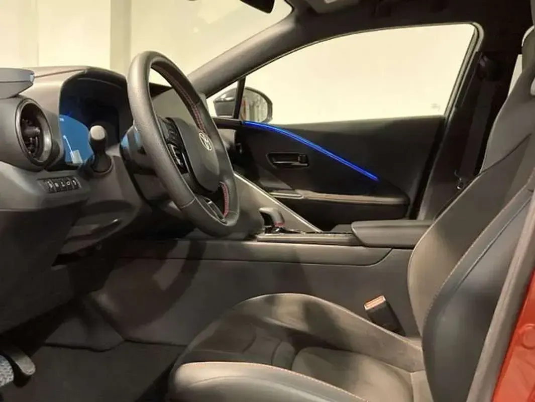 Usado Toyota C-HR Edition 223 CV (164 kW) 2025 Rojo SUV