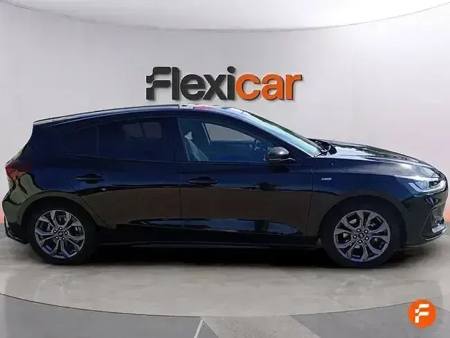 Usado Ford Focus ST-Line 155 CV (114 kW) 2023 Negro Berlina