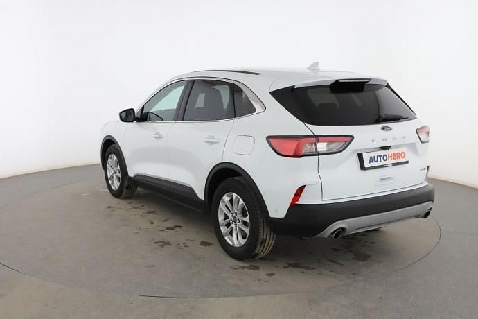 Usado Ford Kuga Titanium 150 CV (110 kW) 2020 Blanco SUV