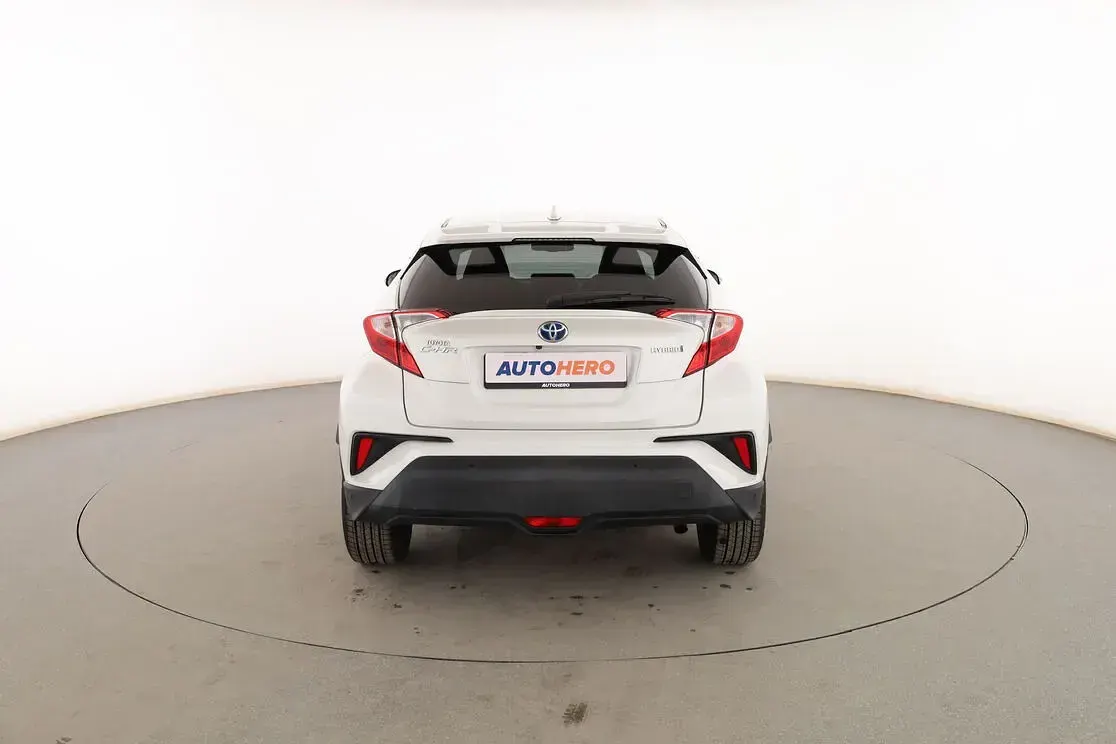 Usado Toyota C-HR Advance 122 CV (89 kW) 2018 Blanco SUV